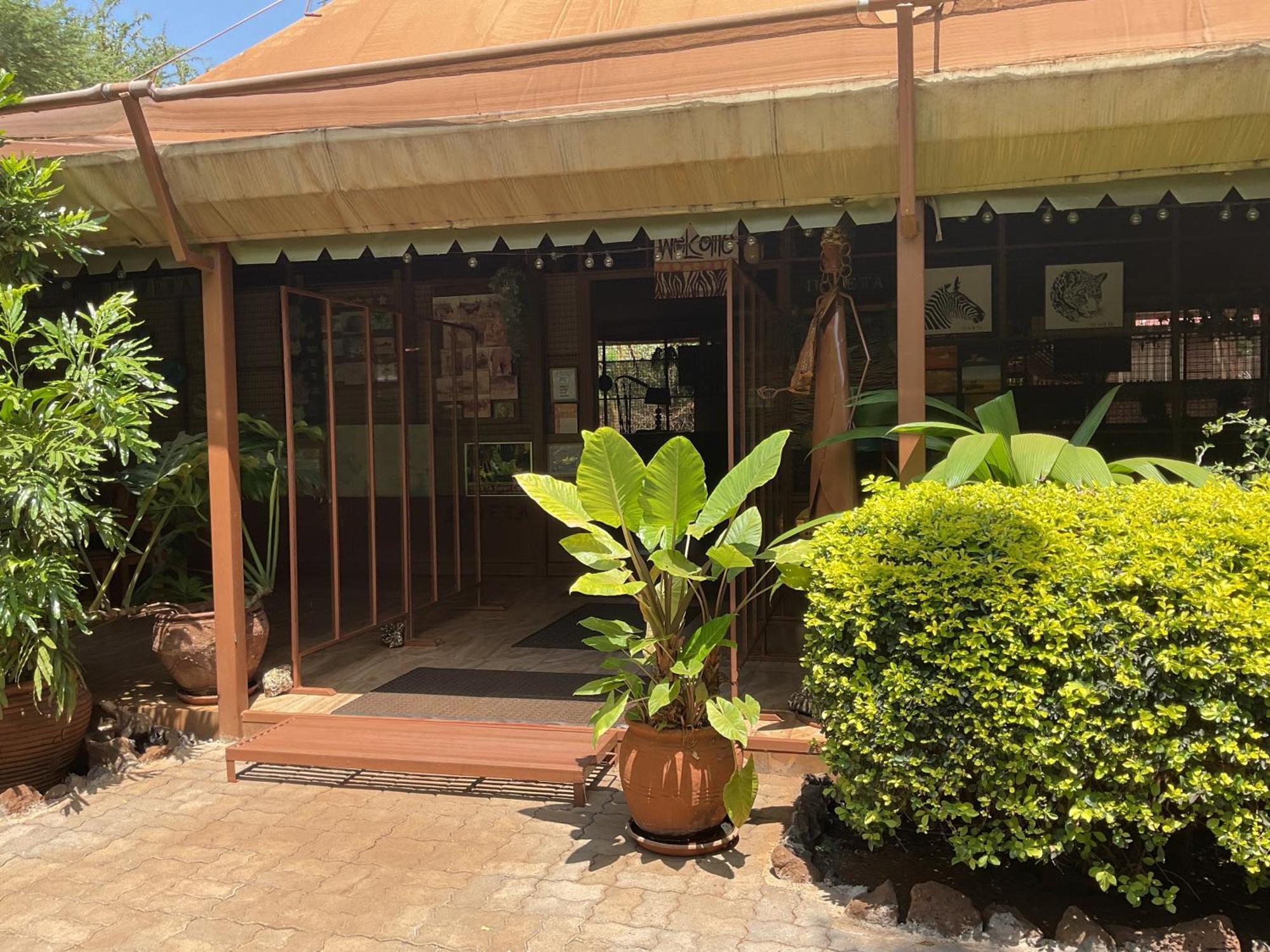 Hotel Ikweta Safari Camp Maua Zewnętrze zdjęcie