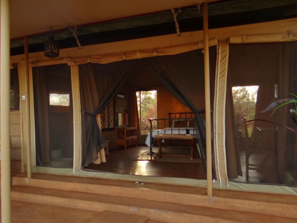 Hotel Ikweta Safari Camp Maua Zewnętrze zdjęcie